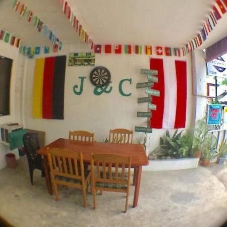 J & C Guesthouse Moalboal Exterior photo