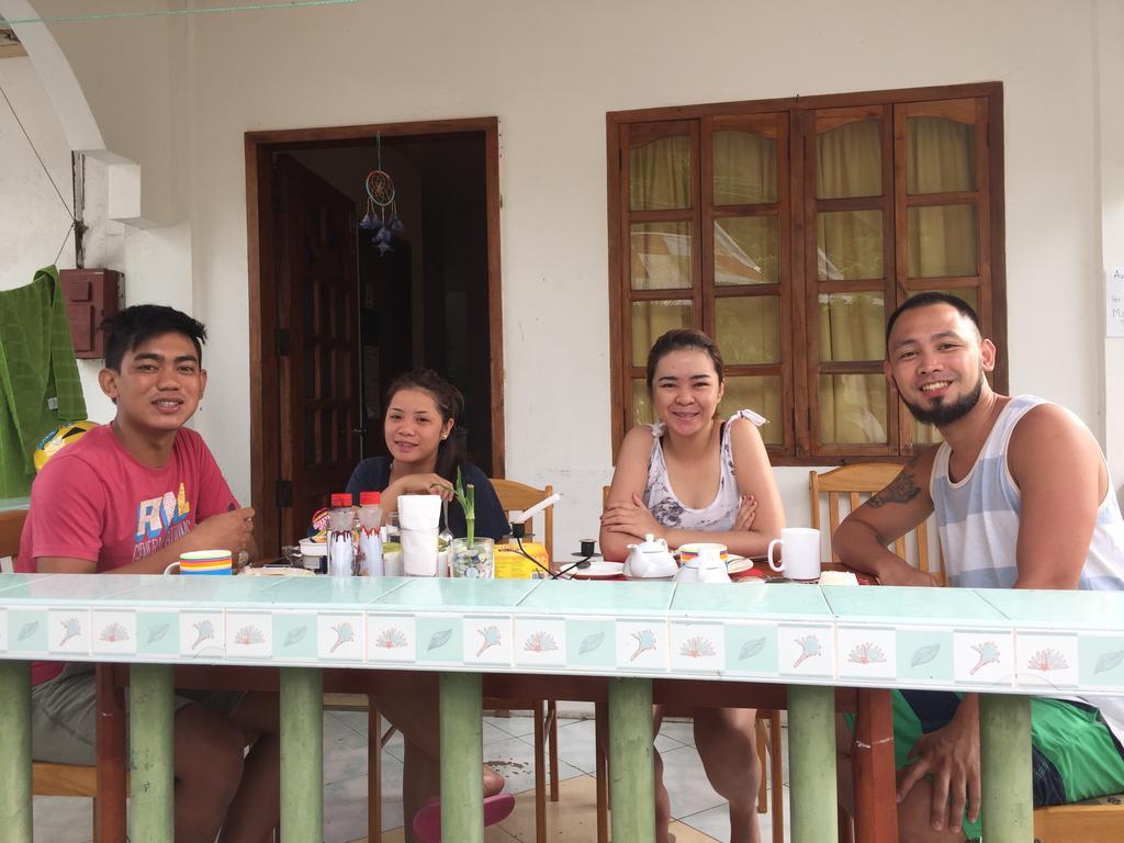 J & C Guesthouse Moalboal Exterior photo