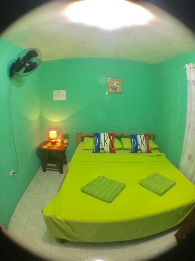 J & C Guesthouse Moalboal Exterior photo