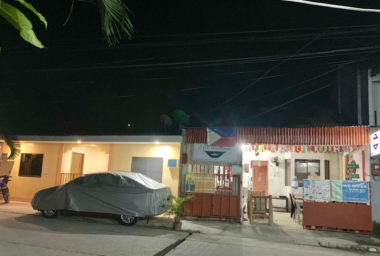J & C Guesthouse Moalboal Exterior photo
