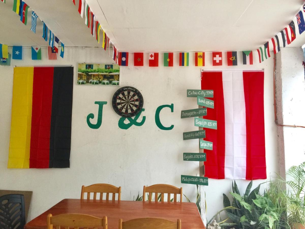 J & C Guesthouse Moalboal Exterior photo