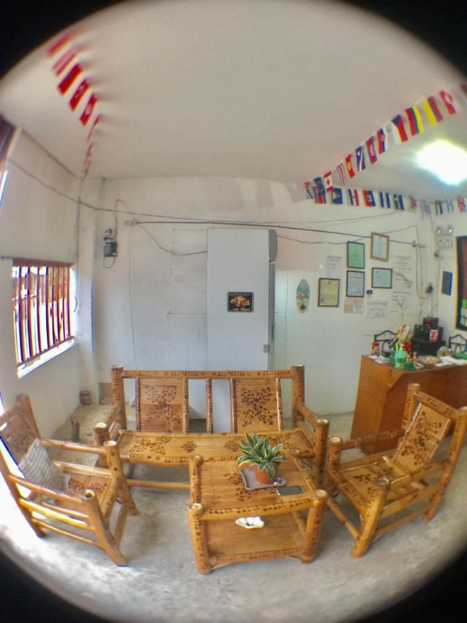 J & C Guesthouse Moalboal Exterior photo